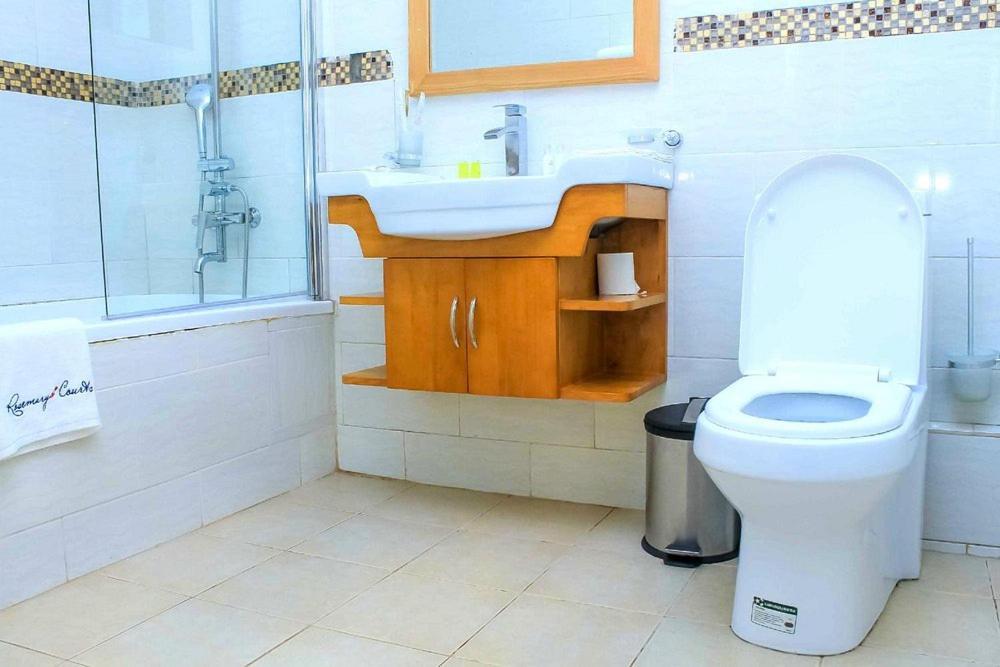 Rosemary Courts Bed And Breakfast Entebbe Esterno foto